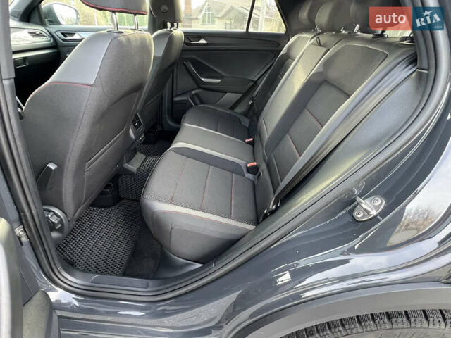 Серый Фольксваген Ти-Рок, объемом двигателя 1.5 л и пробегом 49 тыс. км за 23700 $, фото 15 на Automoto.ua