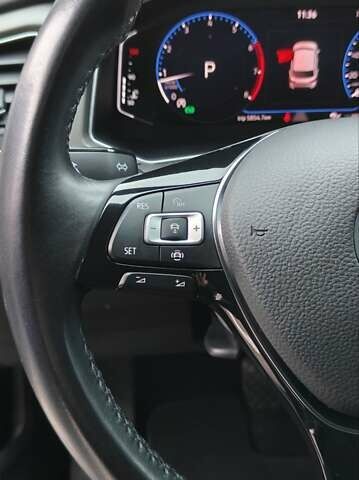 Серый Фольксваген Ти-Рок, объемом двигателя 1.5 л и пробегом 49 тыс. км за 22400 $, фото 39 на Automoto.ua