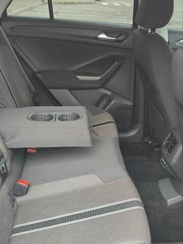 Серый Фольксваген Ти-Рок, объемом двигателя 1.5 л и пробегом 49 тыс. км за 22400 $, фото 32 на Automoto.ua