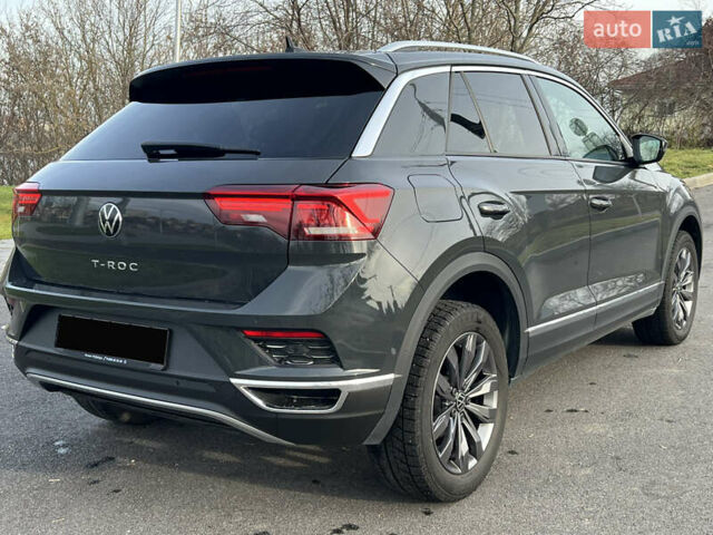 Серый Фольксваген Ти-Рок, объемом двигателя 1.5 л и пробегом 49 тыс. км за 23700 $, фото 4 на Automoto.ua