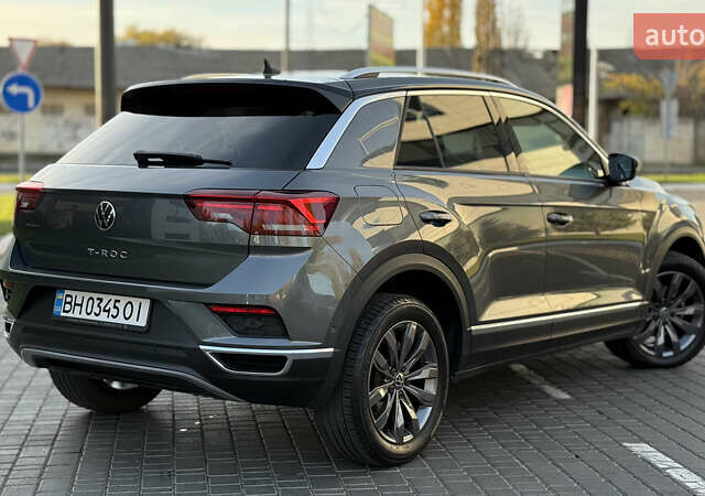 Серый Фольксваген Ти-Рок, объемом двигателя 1.5 л и пробегом 60 тыс. км за 25900 $, фото 13 на Automoto.ua