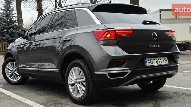 Серый Фольксваген Ти-Рок, объемом двигателя 1.5 л и пробегом 49 тыс. км за 22400 $, фото 1 на Automoto.ua