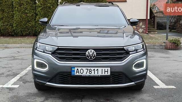Серый Фольксваген Ти-Рок, объемом двигателя 1.5 л и пробегом 49 тыс. км за 22400 $, фото 3 на Automoto.ua