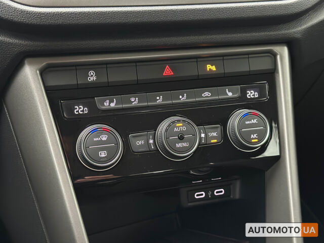 Сірий Фольксваген Ті-Рок, об'ємом двигуна 1.5 л та пробігом 89 тис. км за 23200 $, фото 29 на Automoto.ua