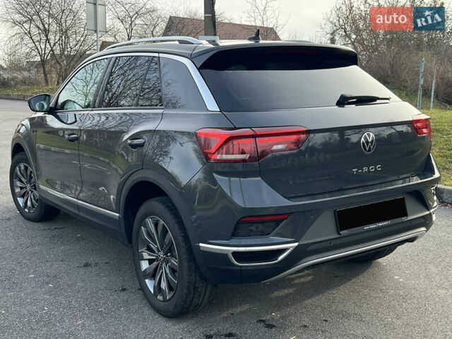 Серый Фольксваген Ти-Рок, объемом двигателя 1.5 л и пробегом 49 тыс. км за 23700 $, фото 1 на Automoto.ua