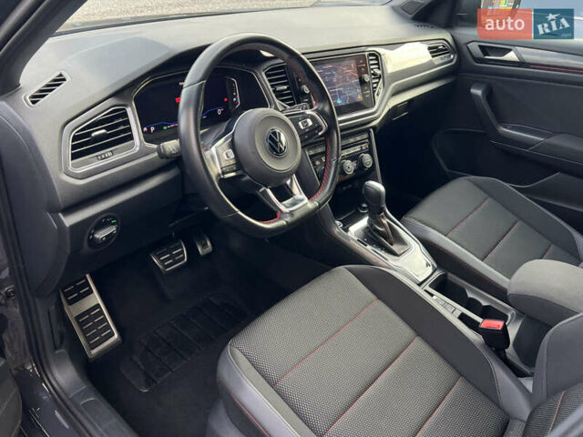 Серый Фольксваген Ти-Рок, объемом двигателя 1.5 л и пробегом 49 тыс. км за 23700 $, фото 16 на Automoto.ua
