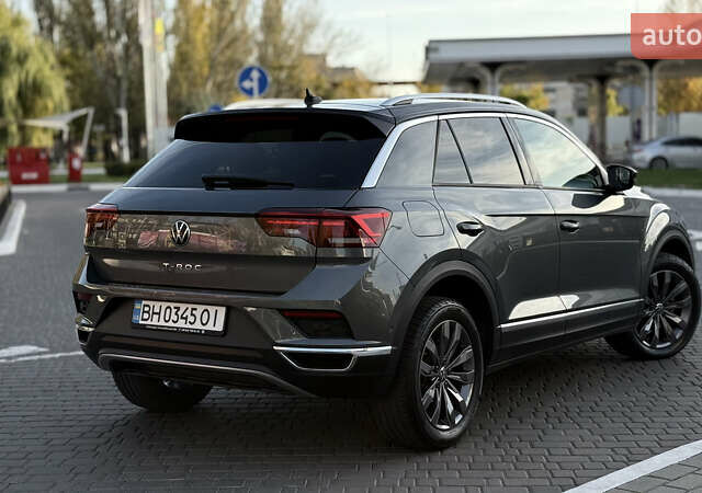 Серый Фольксваген Ти-Рок, объемом двигателя 1.5 л и пробегом 60 тыс. км за 25900 $, фото 1 на Automoto.ua