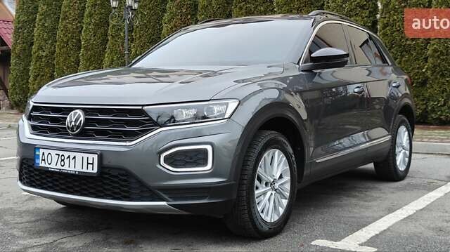 Серый Фольксваген Ти-Рок, объемом двигателя 1.5 л и пробегом 49 тыс. км за 22400 $, фото 4 на Automoto.ua