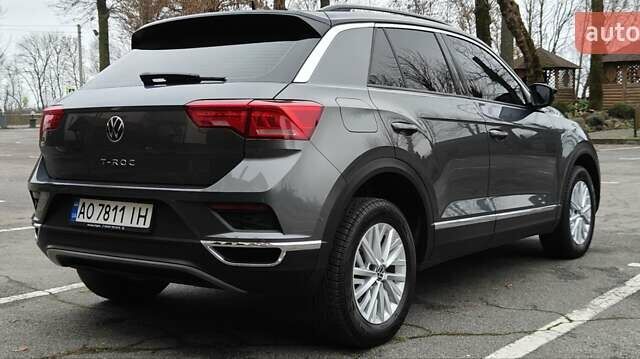 Серый Фольксваген Ти-Рок, объемом двигателя 1.5 л и пробегом 49 тыс. км за 22400 $, фото 7 на Automoto.ua