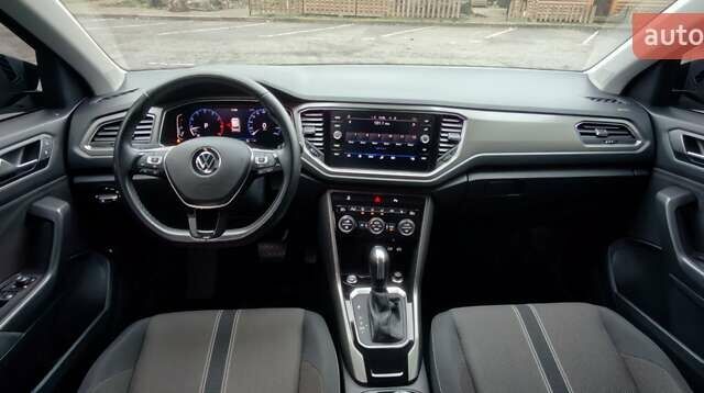 Серый Фольксваген Ти-Рок, объемом двигателя 1.5 л и пробегом 49 тыс. км за 22400 $, фото 28 на Automoto.ua