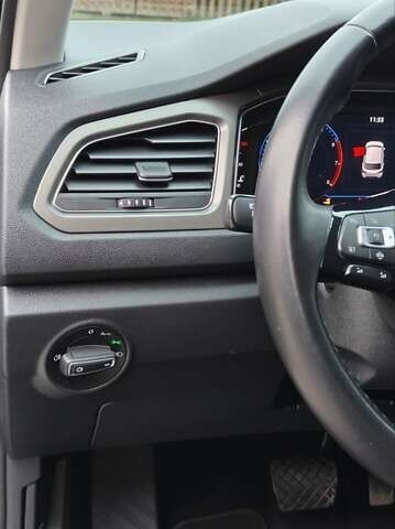 Серый Фольксваген Ти-Рок, объемом двигателя 1.5 л и пробегом 49 тыс. км за 22400 $, фото 22 на Automoto.ua