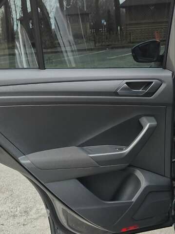 Серый Фольксваген Ти-Рок, объемом двигателя 1.5 л и пробегом 49 тыс. км за 22400 $, фото 29 на Automoto.ua