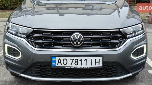 Серый Фольксваген Ти-Рок, объемом двигателя 1.5 л и пробегом 49 тыс. км за 22400 $, фото 10 на Automoto.ua