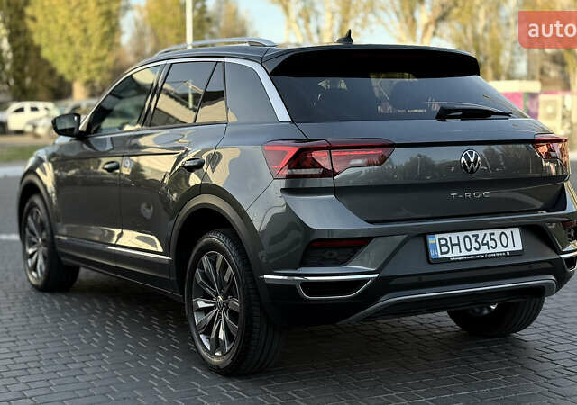 Серый Фольксваген Ти-Рок, объемом двигателя 1.5 л и пробегом 60 тыс. км за 25900 $, фото 6 на Automoto.ua