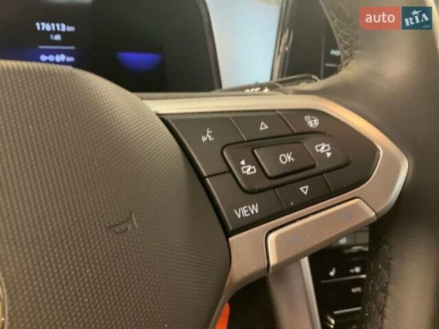 Серый Фольксваген Ти-Рок, объемом двигателя 2 л и пробегом 170 тыс. км за 21999 $, фото 7 на Automoto.ua