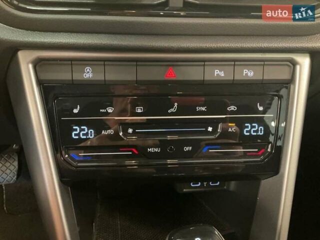 Серый Фольксваген Ти-Рок, объемом двигателя 2 л и пробегом 170 тыс. км за 21999 $, фото 14 на Automoto.ua