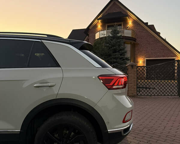 Сірий Фольксваген Ті-Рок, об'ємом двигуна 1.5 л та пробігом 31 тис. км за 29000 $, фото 4 на Automoto.ua