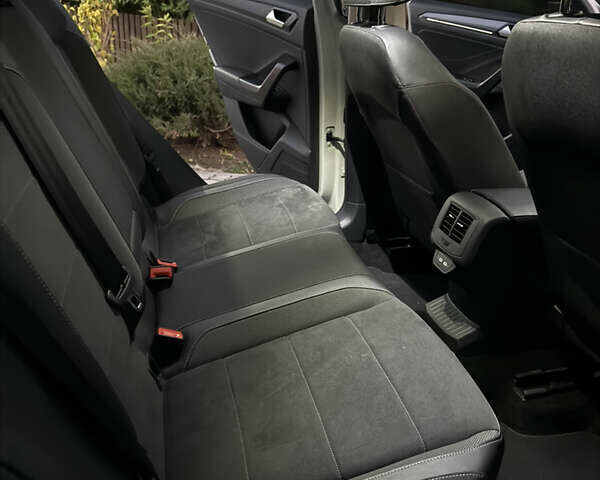 Сірий Фольксваген Ті-Рок, об'ємом двигуна 1.5 л та пробігом 31 тис. км за 29000 $, фото 11 на Automoto.ua