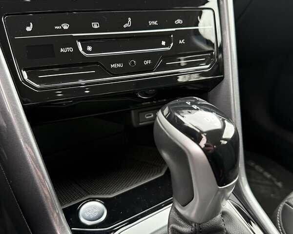 Серый Фольксваген Ти-Рок, объемом двигателя 1.5 л и пробегом 24 тыс. км за 29500 $, фото 23 на Automoto.ua