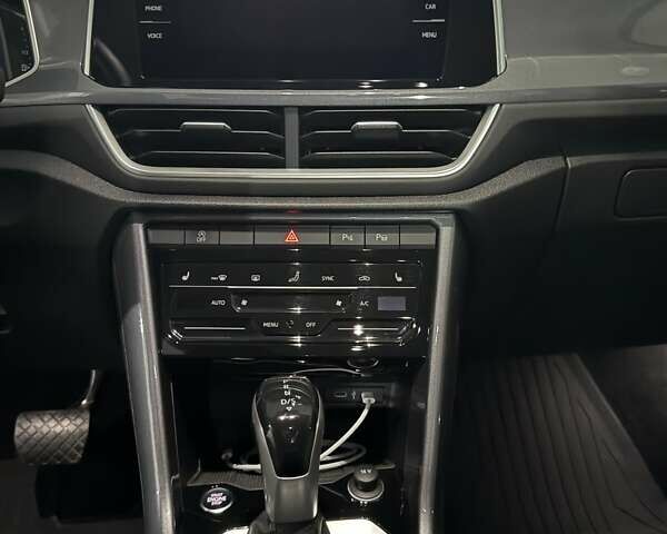 Серый Фольксваген Ти-Рок, объемом двигателя 1.5 л и пробегом 24 тыс. км за 29500 $, фото 14 на Automoto.ua