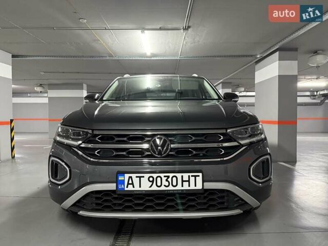 Серый Фольксваген Ти-Рок, объемом двигателя 1.5 л и пробегом 24 тыс. км за 29500 $, фото 2 на Automoto.ua