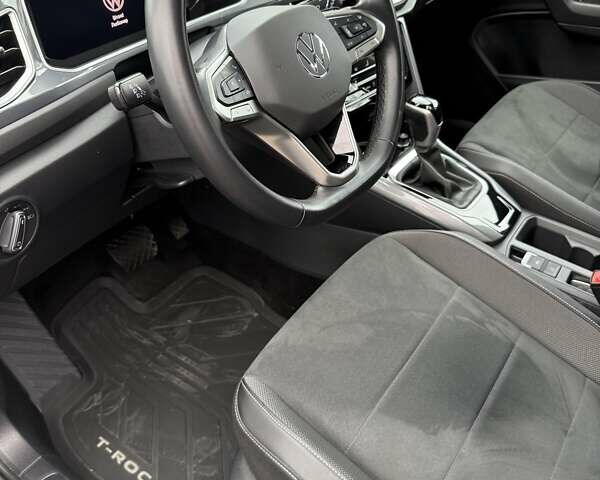 Серый Фольксваген Ти-Рок, объемом двигателя 1.5 л и пробегом 24 тыс. км за 29500 $, фото 12 на Automoto.ua