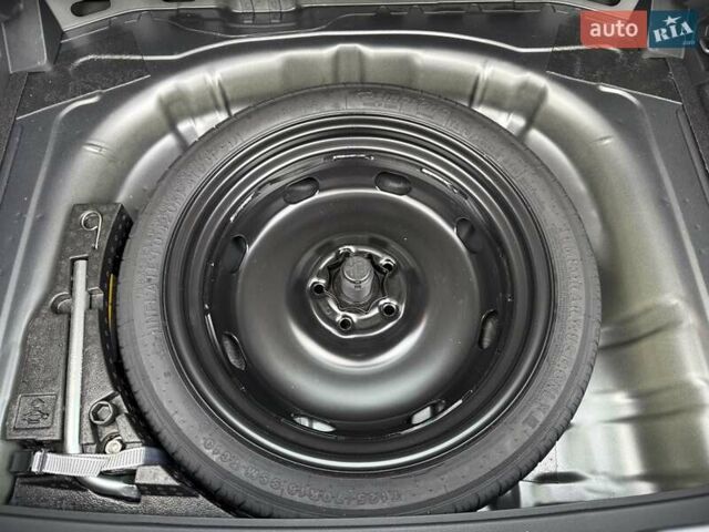 Серый Фольксваген Ти-Рок, объемом двигателя 1.5 л и пробегом 24 тыс. км за 29500 $, фото 33 на Automoto.ua