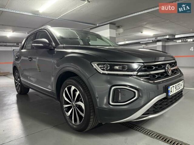 Серый Фольксваген Ти-Рок, объемом двигателя 1.5 л и пробегом 24 тыс. км за 29500 $, фото 3 на Automoto.ua
