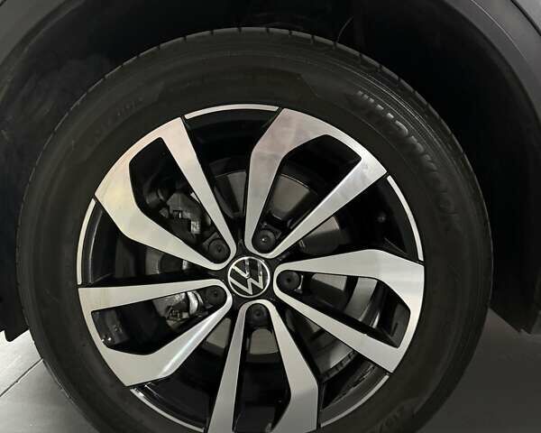 Серый Фольксваген Ти-Рок, объемом двигателя 1.5 л и пробегом 24 тыс. км за 29500 $, фото 13 на Automoto.ua