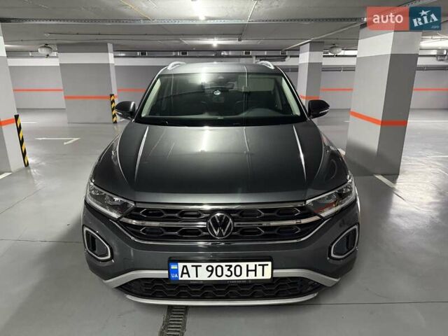 Серый Фольксваген Ти-Рок, объемом двигателя 1.5 л и пробегом 24 тыс. км за 29500 $, фото 1 на Automoto.ua