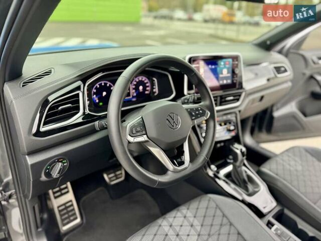 Серый Фольксваген Ти-Рок, объемом двигателя 1.4 л и пробегом 7 тыс. км за 33900 $, фото 35 на Automoto.ua