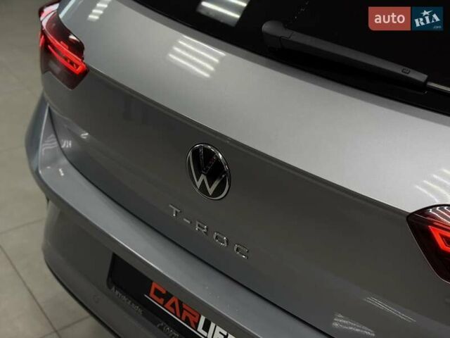 Серый Фольксваген Ти-Рок, объемом двигателя 1.4 л и пробегом 11 тыс. км за 32500 $, фото 21 на Automoto.ua