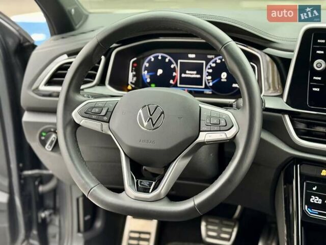 Серый Фольксваген Ти-Рок, объемом двигателя 1.4 л и пробегом 7 тыс. км за 33900 $, фото 54 на Automoto.ua
