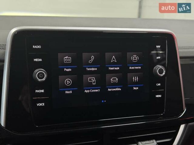 Серый Фольксваген Ти-Рок, объемом двигателя 1.4 л и пробегом 11 тыс. км за 32500 $, фото 38 на Automoto.ua