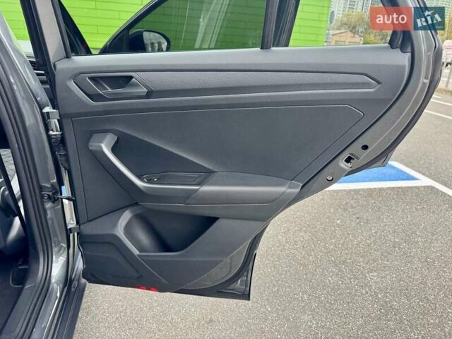 Серый Фольксваген Ти-Рок, объемом двигателя 1.4 л и пробегом 7 тыс. км за 33900 $, фото 40 на Automoto.ua