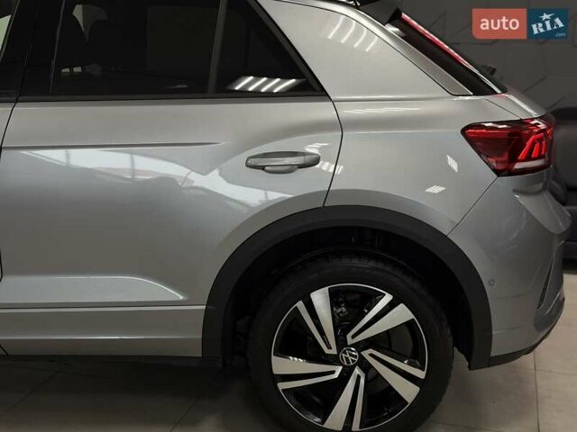 Серый Фольксваген Ти-Рок, объемом двигателя 1.4 л и пробегом 11 тыс. км за 32500 $, фото 24 на Automoto.ua