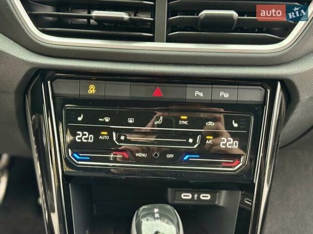 Серый Фольксваген Ти-Рок, объемом двигателя 1.4 л и пробегом 7 тыс. км за 33900 $, фото 55 на Automoto.ua