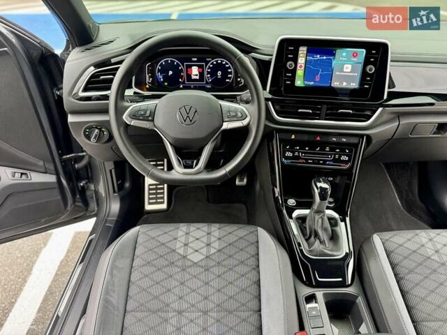 Серый Фольксваген Ти-Рок, объемом двигателя 1.4 л и пробегом 7 тыс. км за 33900 $, фото 49 на Automoto.ua