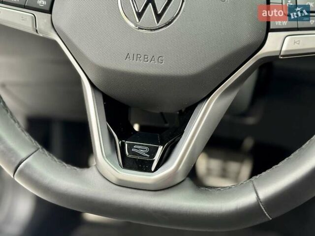 Серый Фольксваген Ти-Рок, объемом двигателя 1.4 л и пробегом 7 тыс. км за 33900 $, фото 57 на Automoto.ua