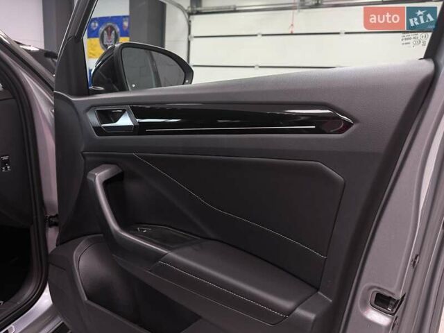 Серый Фольксваген Ти-Рок, объемом двигателя 1.4 л и пробегом 11 тыс. км за 32500 $, фото 50 на Automoto.ua