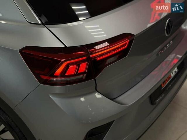 Серый Фольксваген Ти-Рок, объемом двигателя 1.4 л и пробегом 11 тыс. км за 32500 $, фото 27 на Automoto.ua