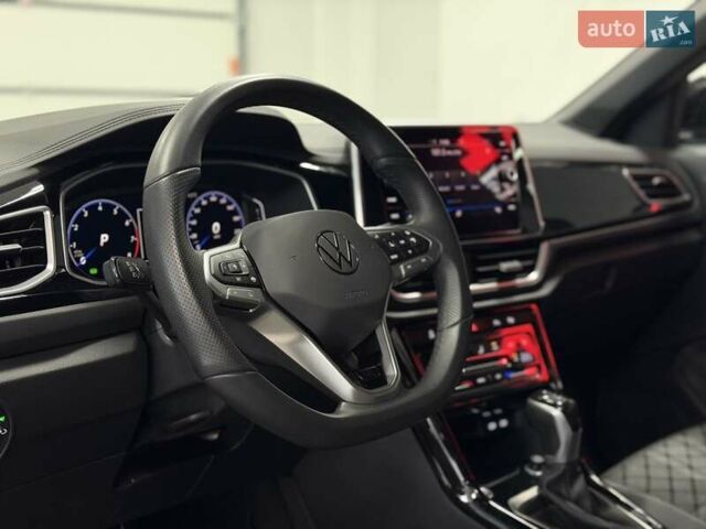 Серый Фольксваген Ти-Рок, объемом двигателя 1.4 л и пробегом 11 тыс. км за 32500 $, фото 32 на Automoto.ua