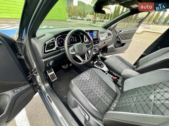 Серый Фольксваген Ти-Рок, объемом двигателя 1.4 л и пробегом 7 тыс. км за 33900 $, фото 31 на Automoto.ua