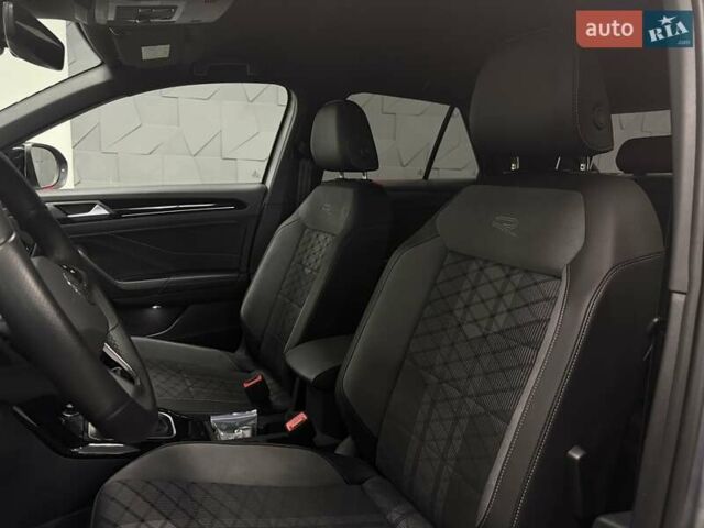 Серый Фольксваген Ти-Рок, объемом двигателя 1.4 л и пробегом 11 тыс. км за 32500 $, фото 40 на Automoto.ua