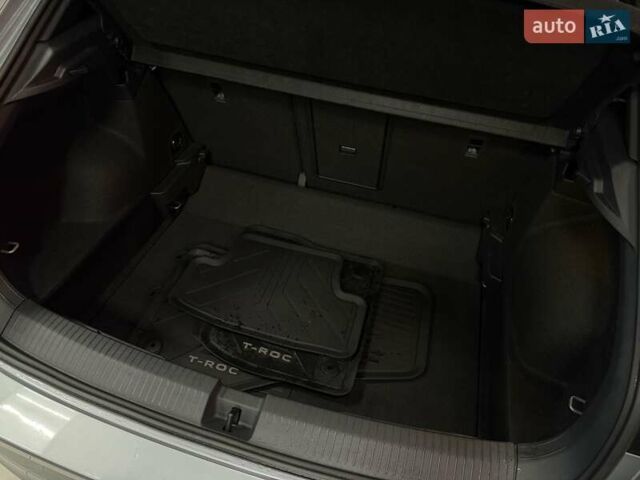 Серый Фольксваген Ти-Рок, объемом двигателя 1.4 л и пробегом 11 тыс. км за 32500 $, фото 57 на Automoto.ua