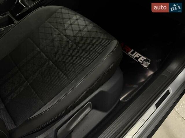 Серый Фольксваген Ти-Рок, объемом двигателя 1.4 л и пробегом 11 тыс. км за 32500 $, фото 53 на Automoto.ua