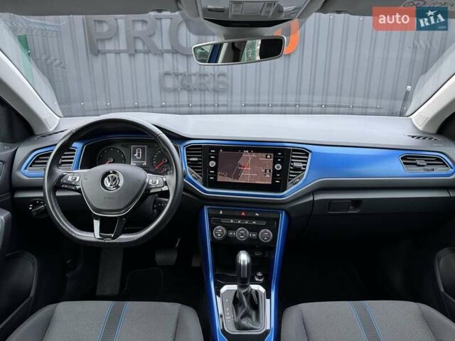 Синий Фольксваген Ти-Рок, объемом двигателя 1.5 л и пробегом 96 тыс. км за 18400 $, фото 19 на Automoto.ua