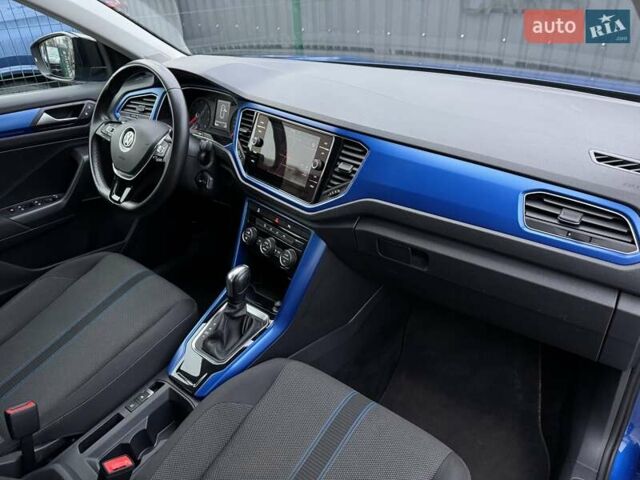 Синий Фольксваген Ти-Рок, объемом двигателя 1.5 л и пробегом 96 тыс. км за 18400 $, фото 22 на Automoto.ua