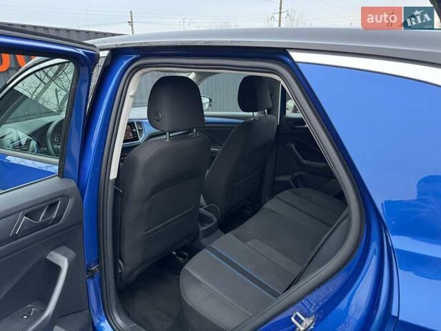 Синий Фольксваген Ти-Рок, объемом двигателя 1.5 л и пробегом 96 тыс. км за 18400 $, фото 18 на Automoto.ua