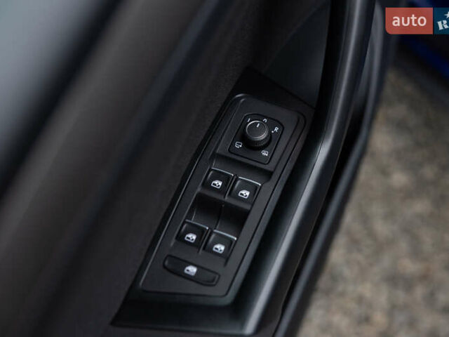 Синій Фольксваген Ті-Рок, об'ємом двигуна 1.97 л та пробігом 211 тис. км за 23700 $, фото 37 на Automoto.ua